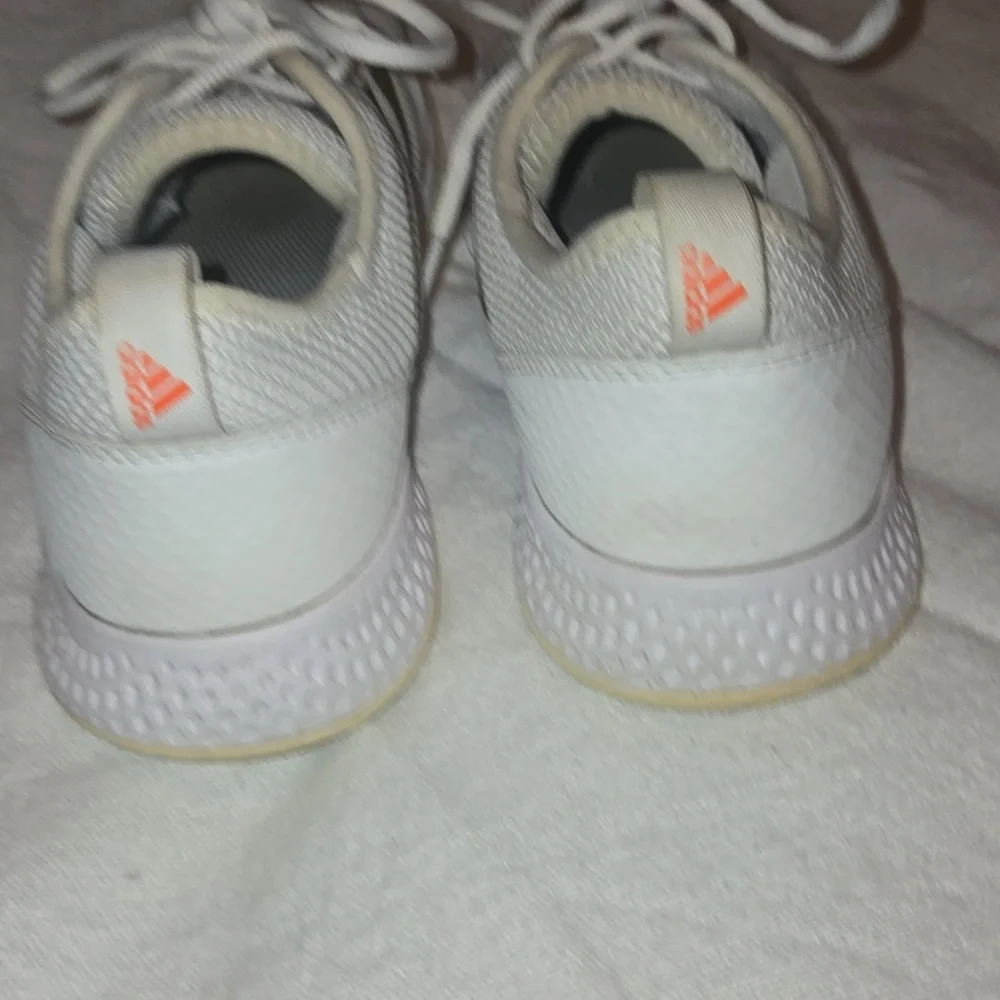 Adidas White with Gold Stripes Sneakers Size 9M